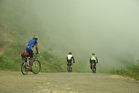 800px-Bikers_at_Corbert_Gap_2