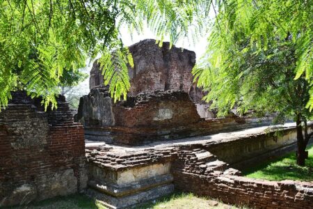 polonnaruwa-ancient-ruins-ancient-historic